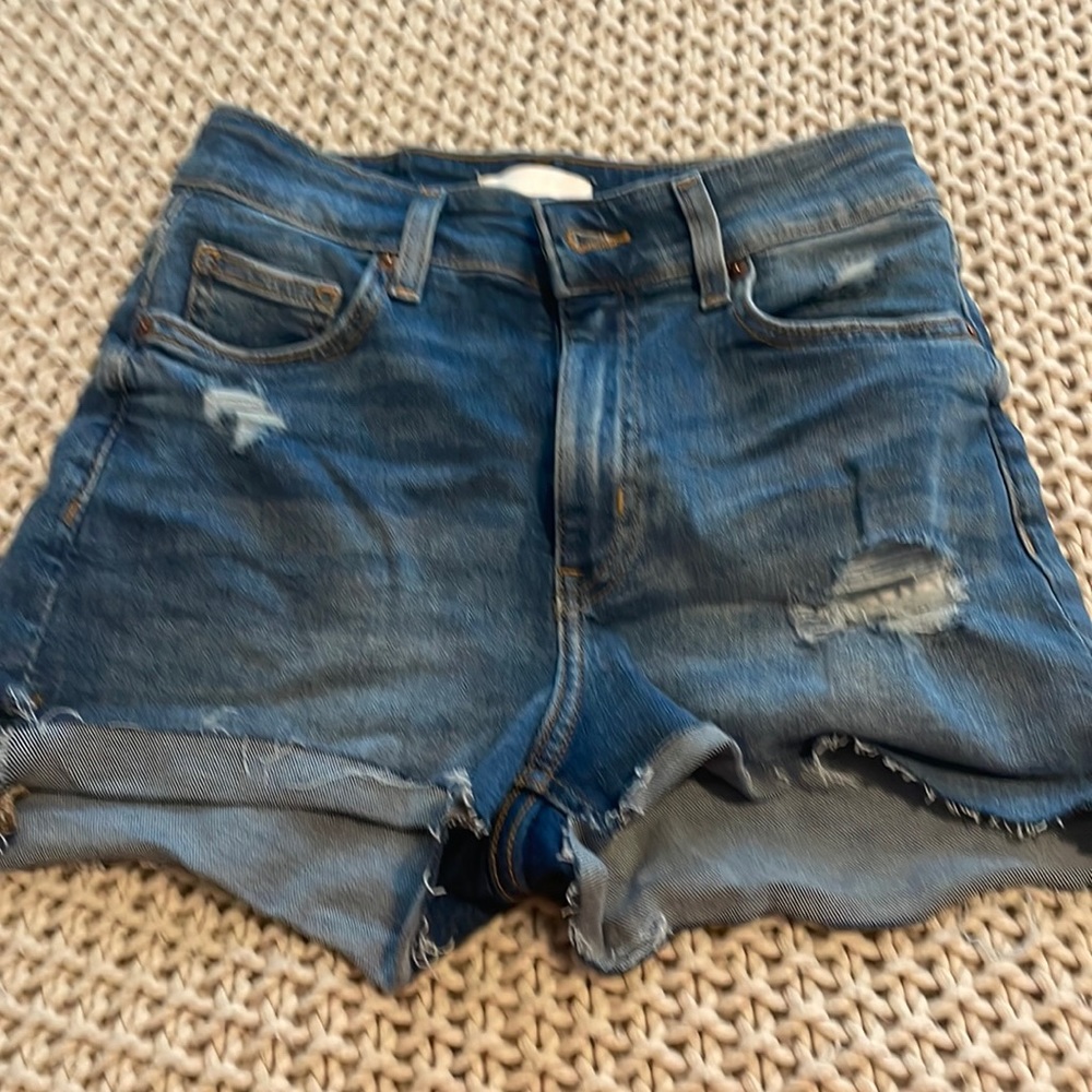 H&M high rise shorts size 4 in good condition